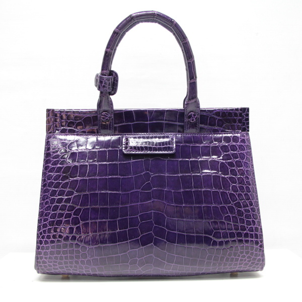 Why Crocodile Skin Is A Good Material Choice For Making Handbag In Thailand