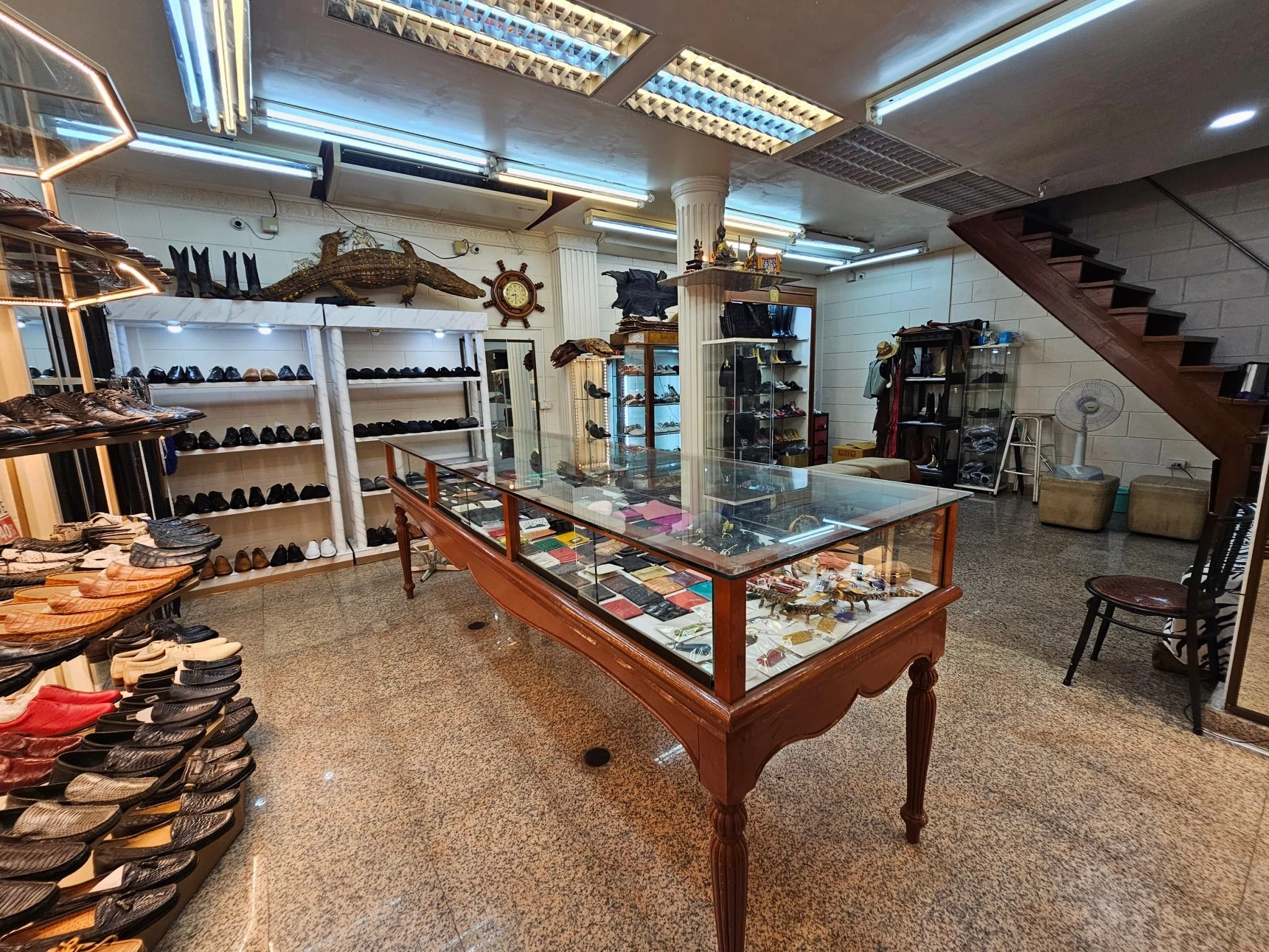 NARESDAMRI ROAD STORE