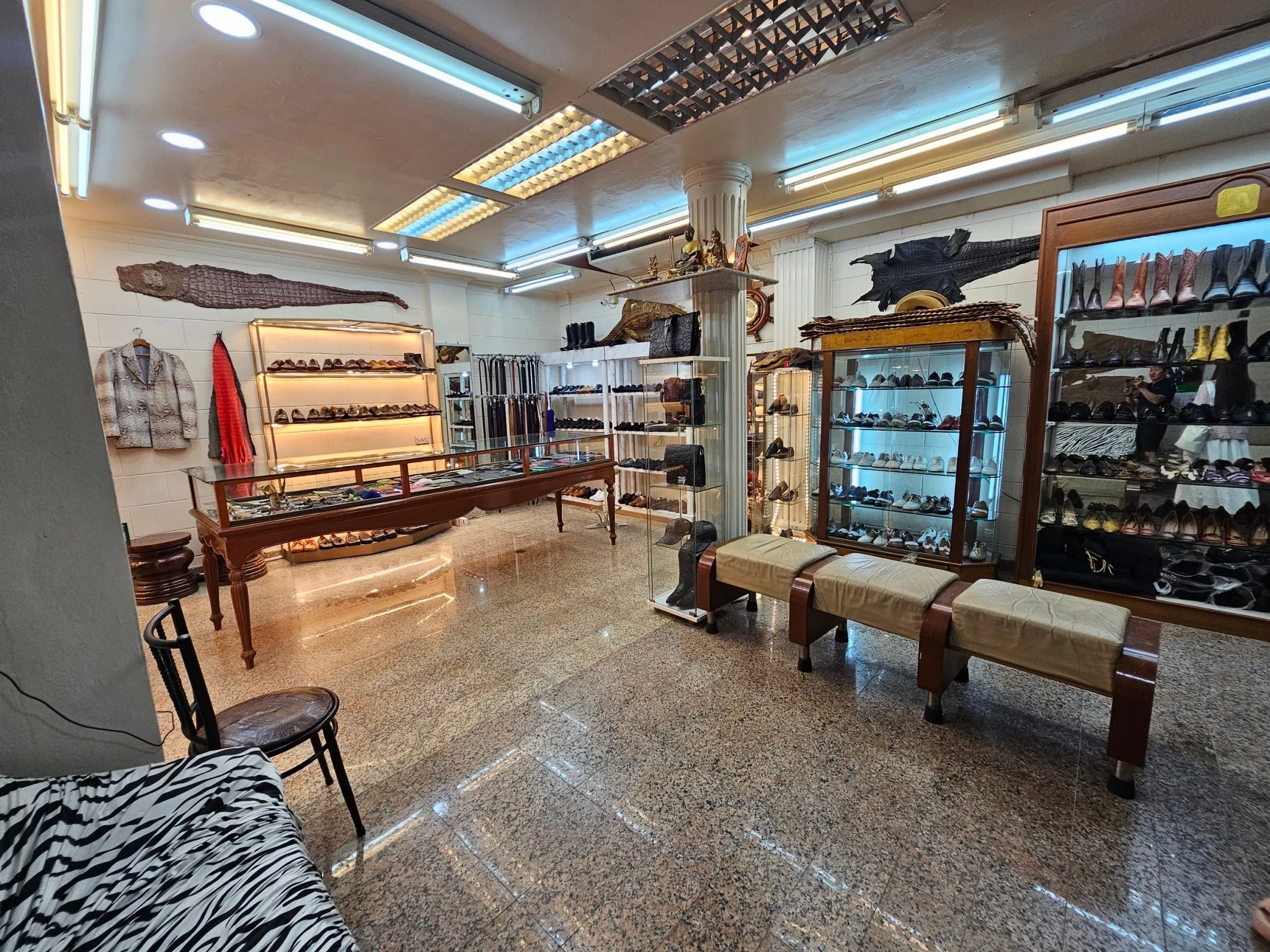 NARESDAMRI ROAD STORE