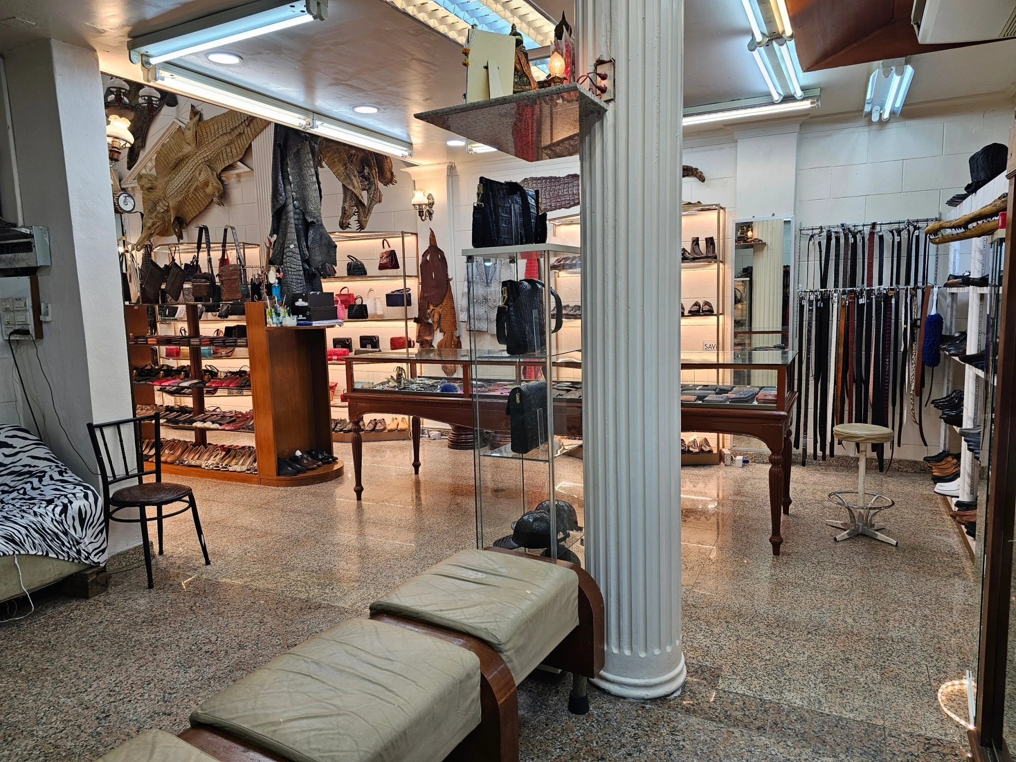 NARESDAMRI ROAD STORE