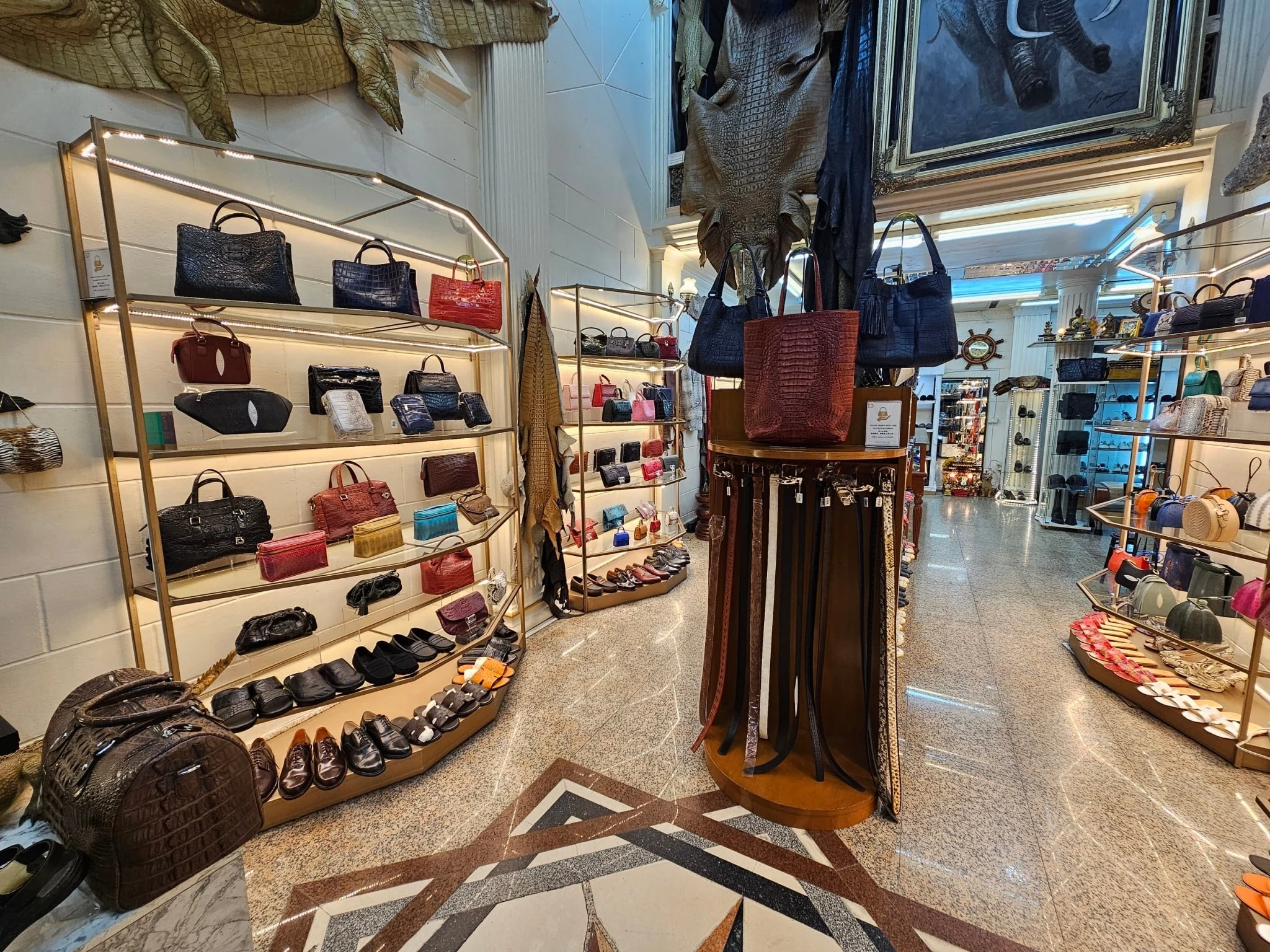 NARESDAMRI ROAD STORE