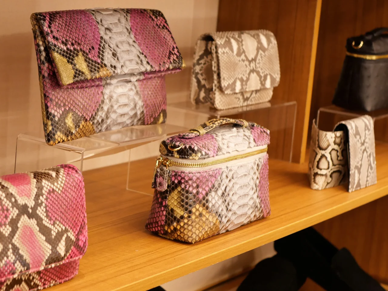 GAYSORN TOWER, 2nd FLOOR