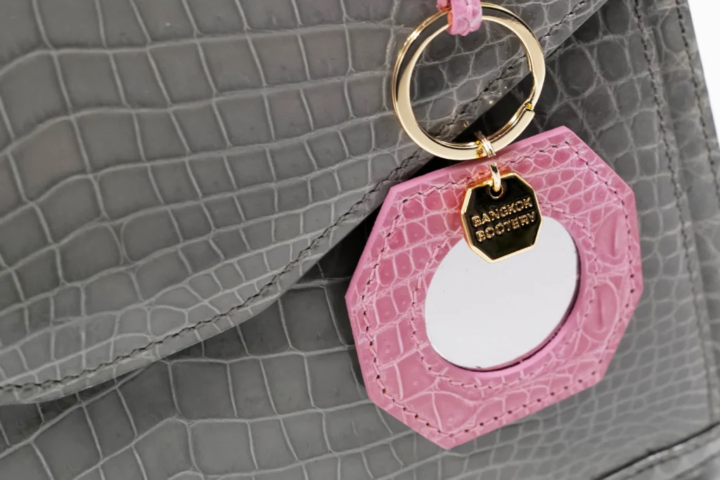 พวงกุญแจ กระจก 8 เหลี่ยม Bangkok Bootery