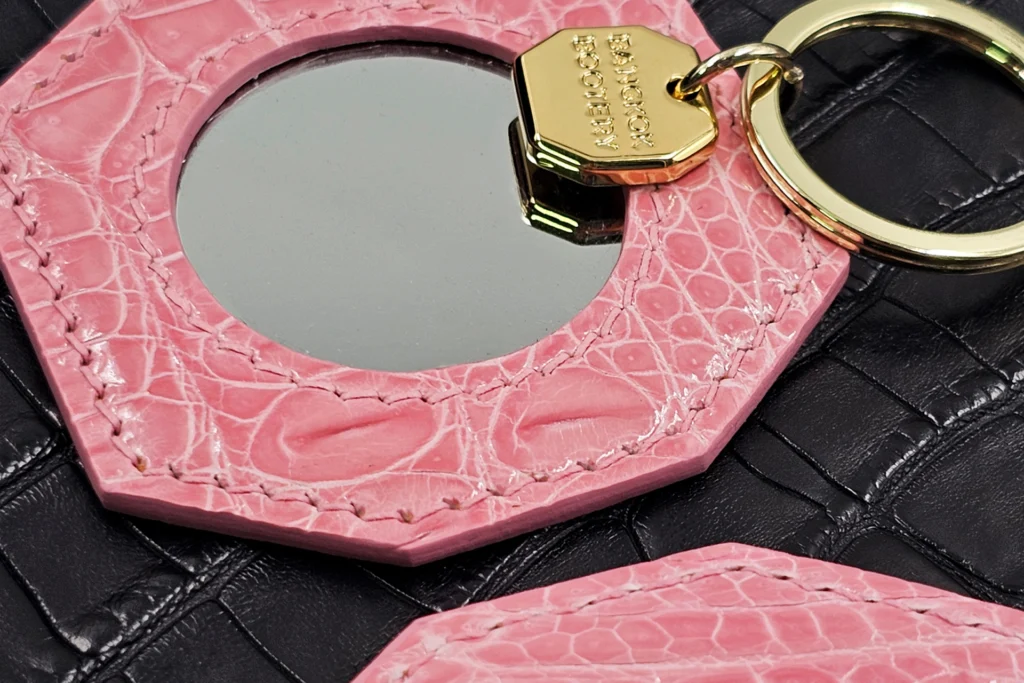 พวงกุญแจ กระจก 8 เหลี่ยม Bangkok Bootery