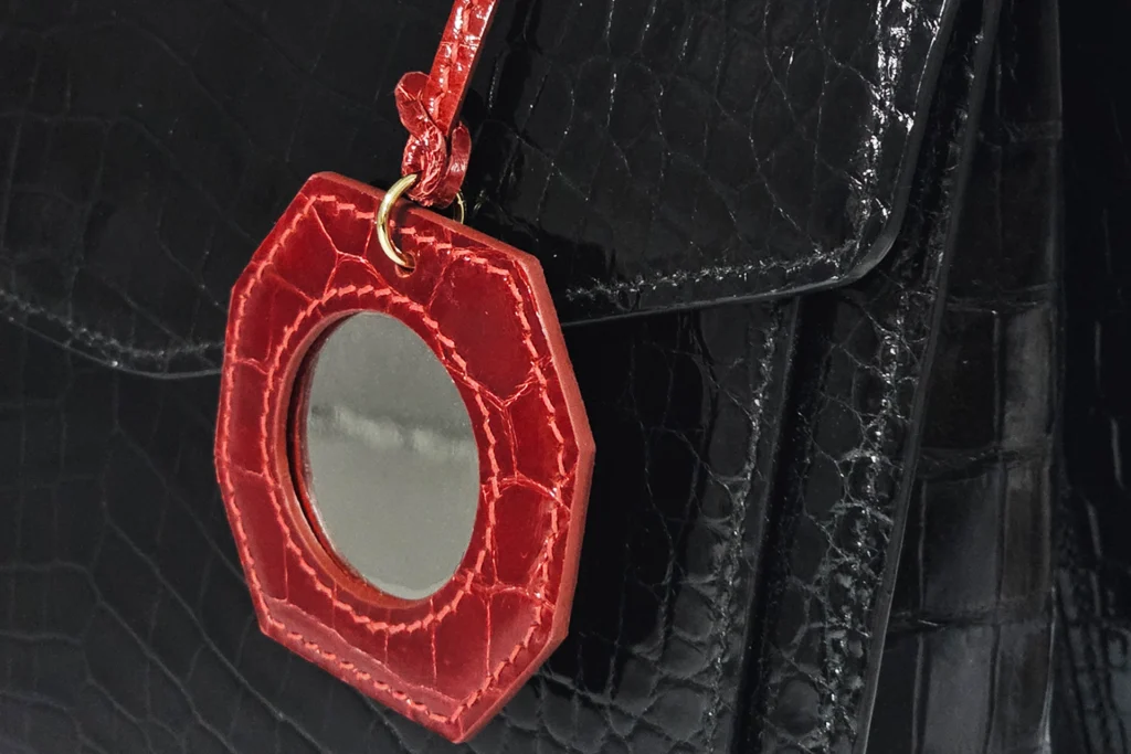 พวงกุญแจ กระจก 8 เหลี่ยม Bangkok Bootery